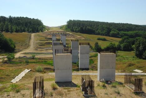 Autostrada Transilvania abandonată - batjocura văzută din avion (VIDEO) 